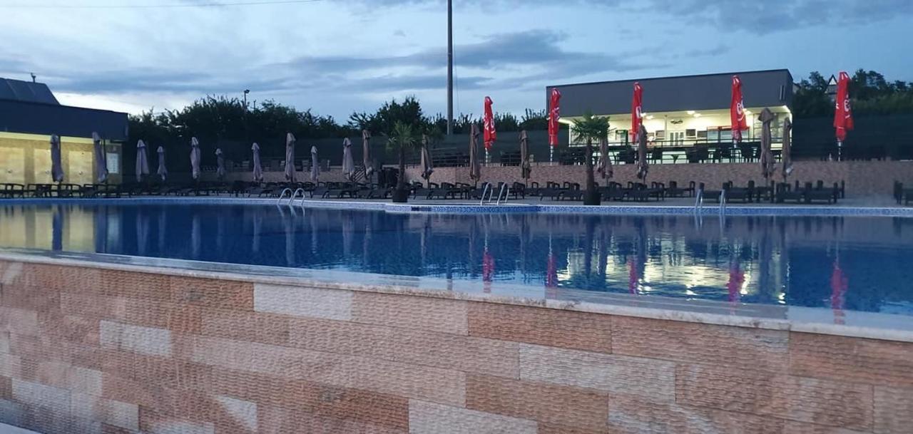 Hotel Meliss Events Krajowa Zewnętrze zdjęcie