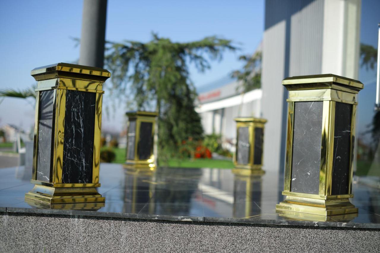 Hotel Meliss Events Krajowa Zewnętrze zdjęcie